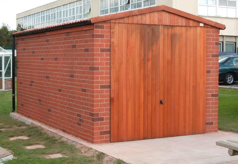 3.-Containere-cu-caramida-aparenta-pe-vata-bazaltica | Caramida aparenta